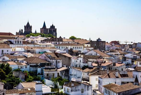 Évora